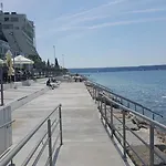 Apartment Penthouse Alma Vivoda *
