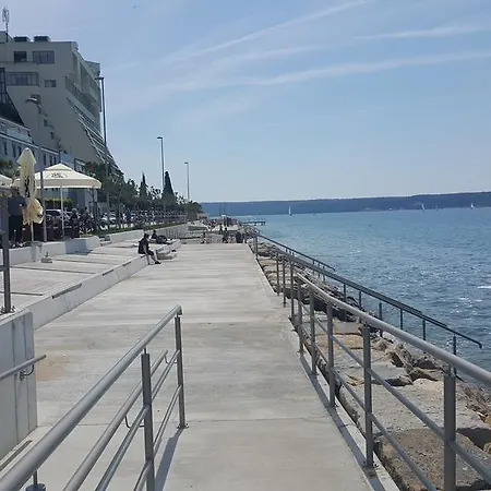 شقة Penthouse Alma Vivoda *